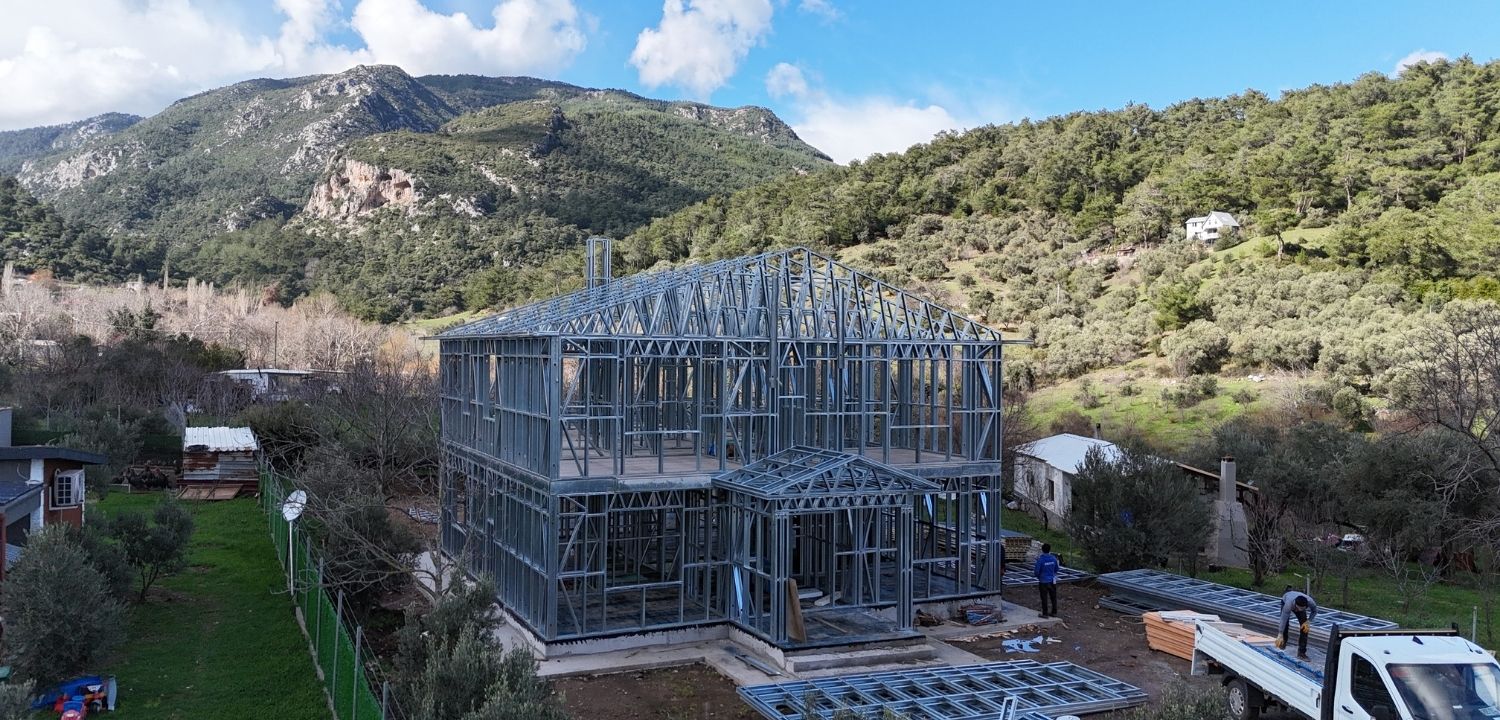 Kemalpaşa 289m2 Çelik Villa